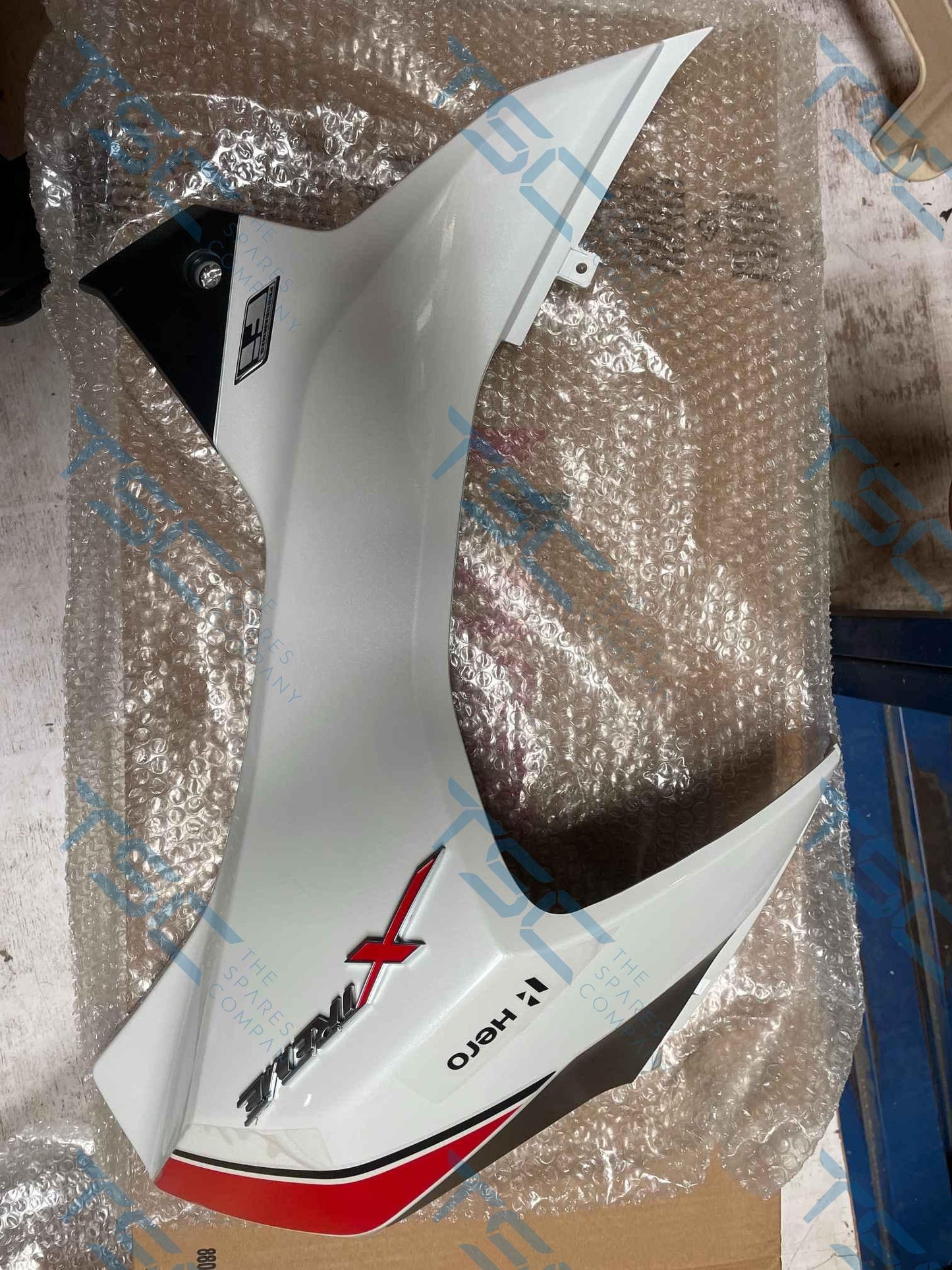 SET TANK COVER R SIDE(PSWEXS ME.WH-004P((17550ABZB00SS)