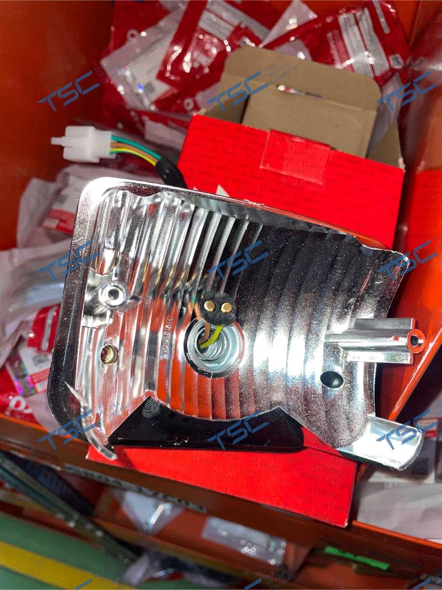 BASE COMP., TAIL LIGHT