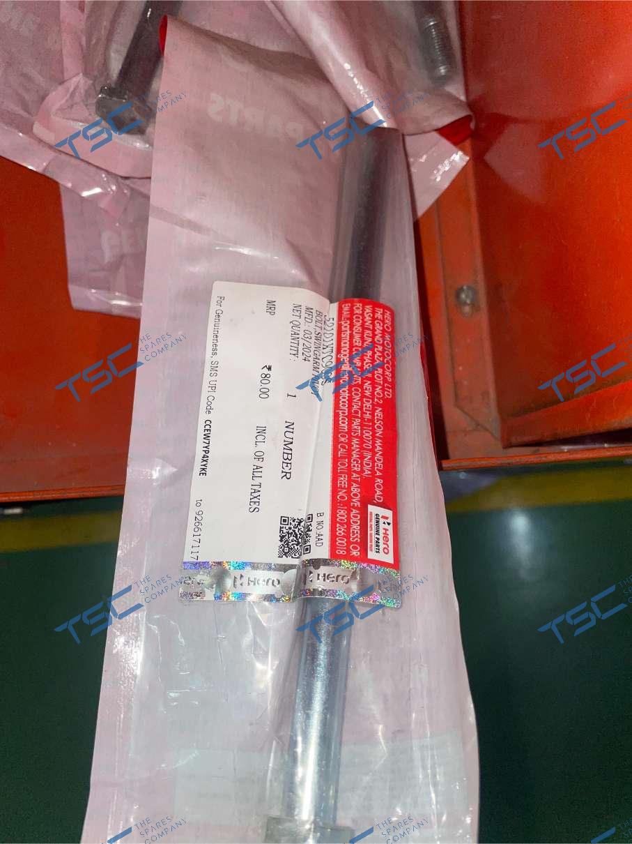 BOLT, SWINGARM PIVOT