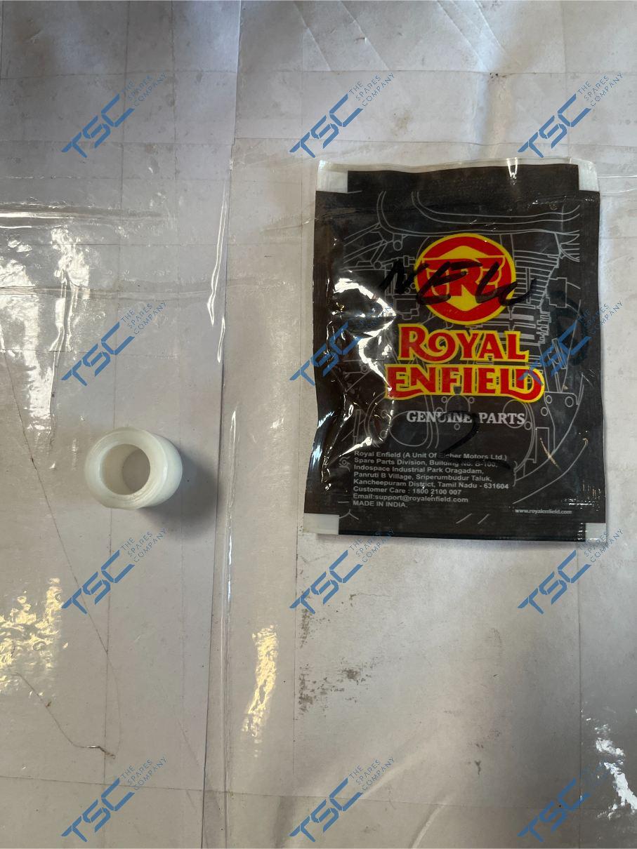 RR.BRAKE SPINDLE NYLON BUSH LH THIN