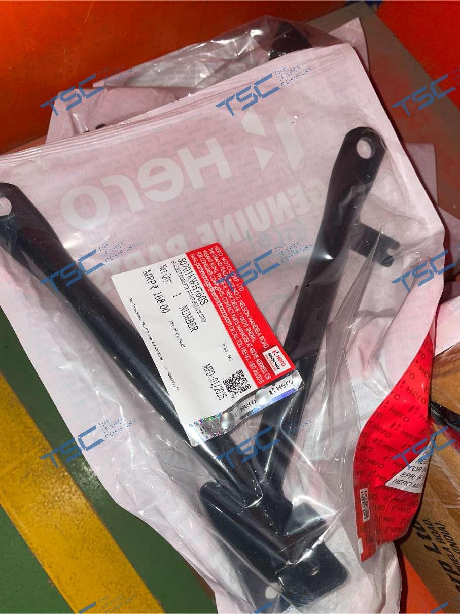 BRKT.COMP R PILLION STEP