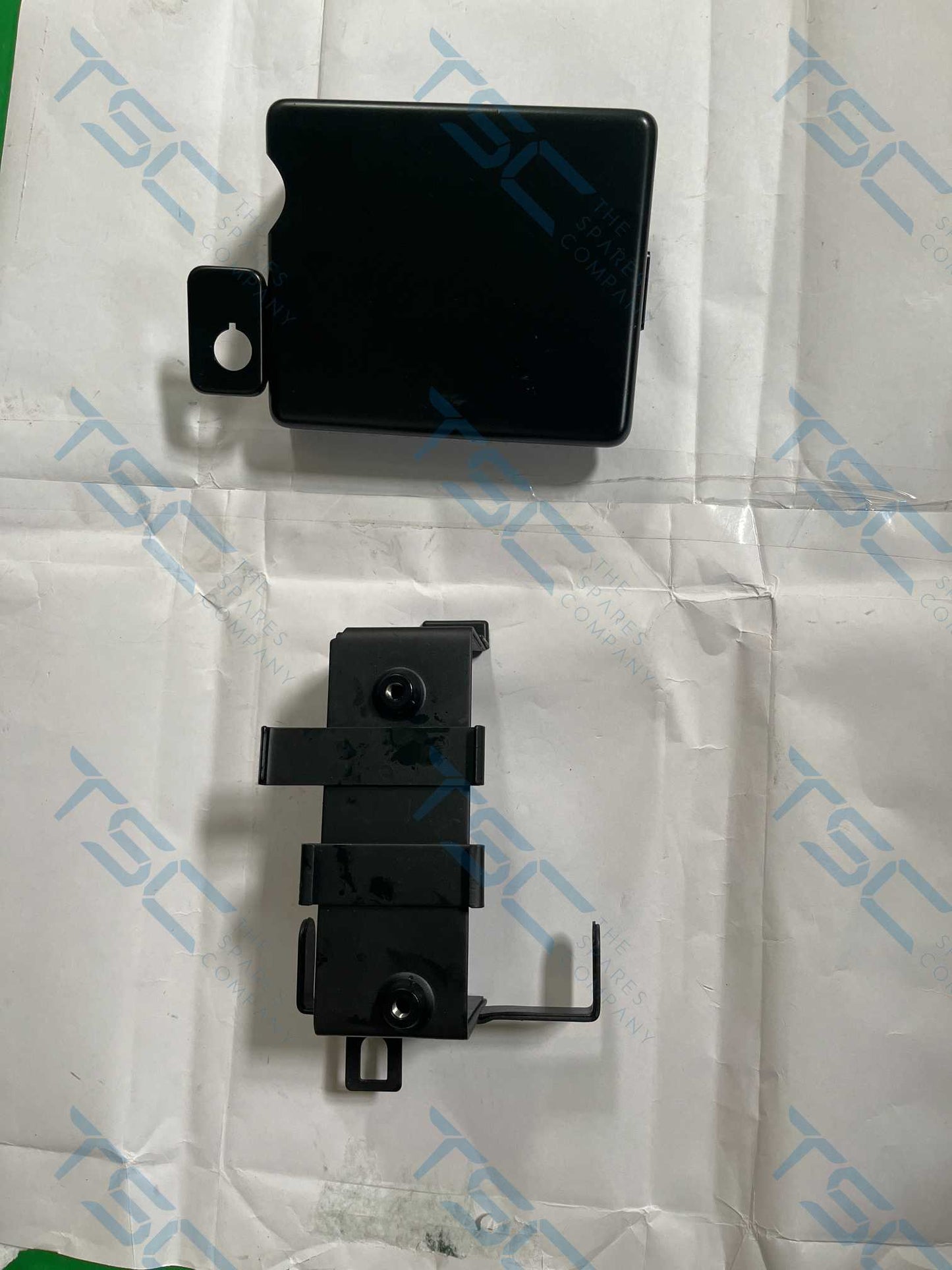 BATTERY CARRIER ASSY (BLACK P/C)