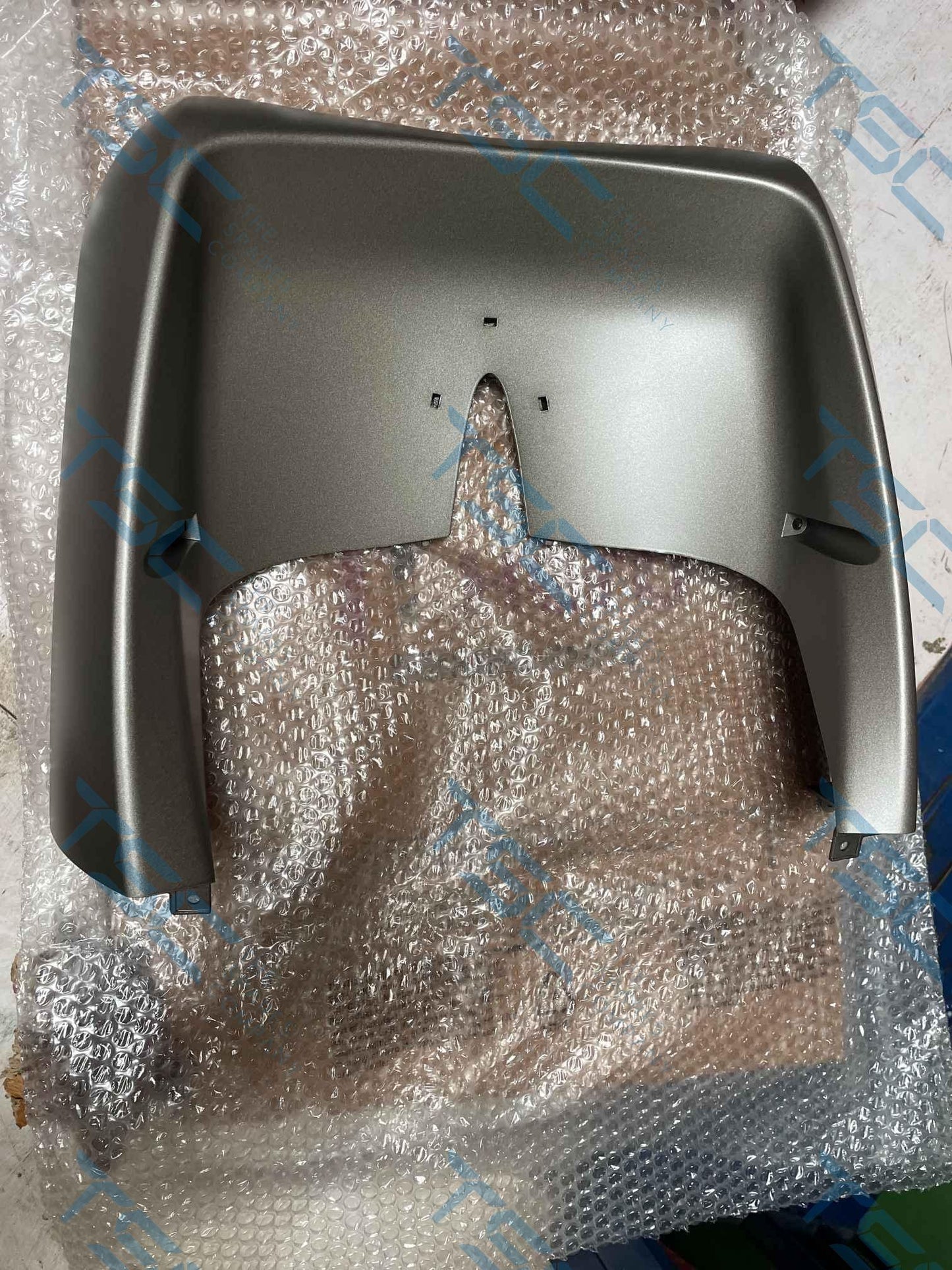 FRONT COVER LOWER(64309ABS200VS)