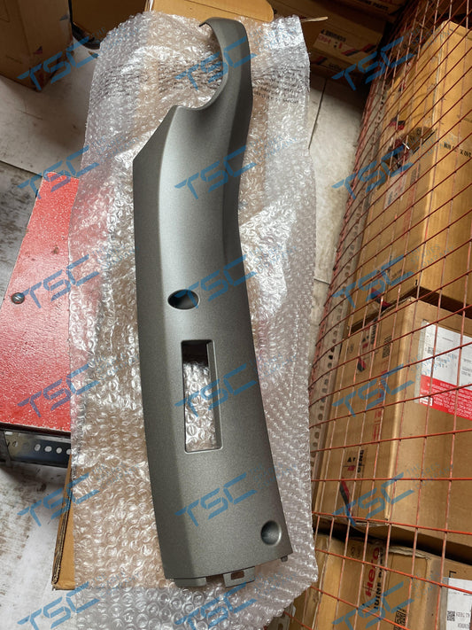 COVER R FLOOR SIDE SA MRS NH 437M