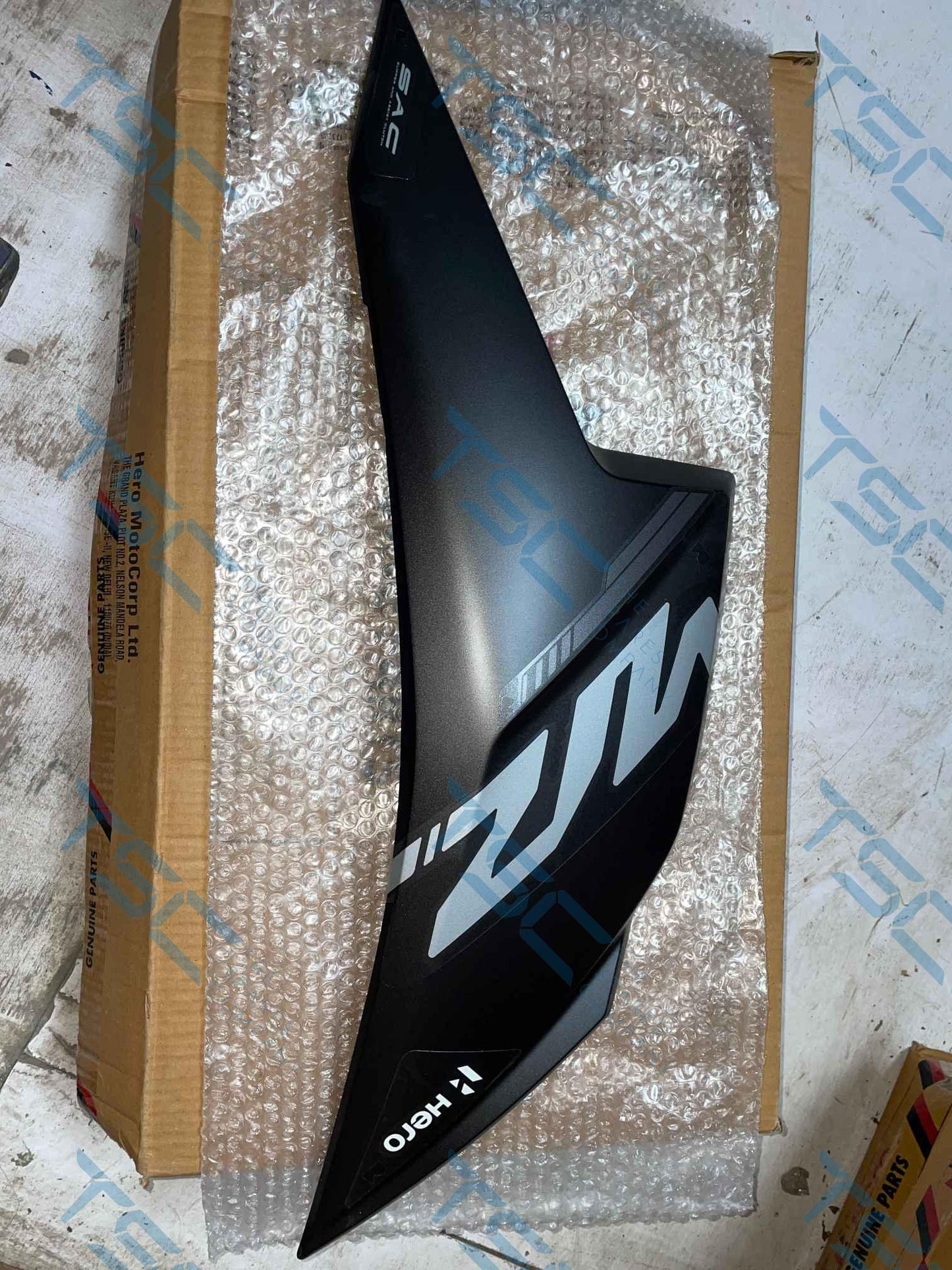 FAIRING RIGHT SIDE G(D)-008M(F)