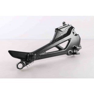 HOLDER, 'R' STEP (EBONY GREY METALLIC) – The Spares Company